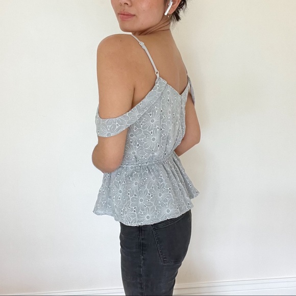 Floral top - Picture 2 of 4